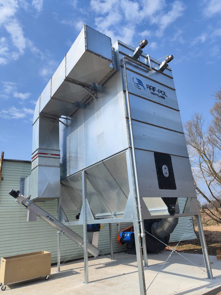 Inteligentna instalacja odpylająca 36 000 m³/h (45 kW) z systemem zdalnego monitoringu